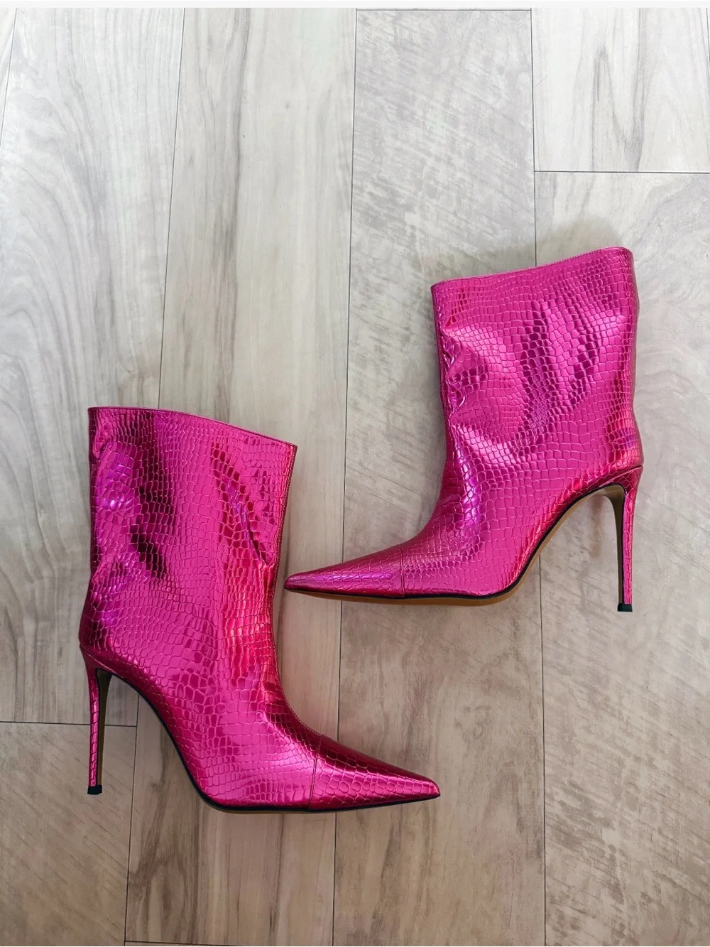 Alexandre Vauthier 
crocodile-effect 105mm ankle boots - Picture 2 of 6